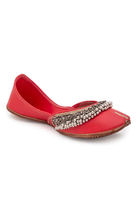 Red Juttis