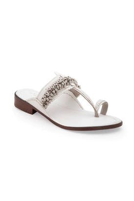  white Kolhapuri