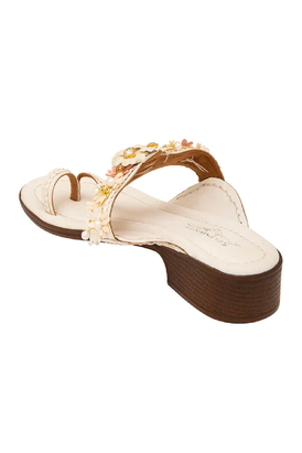 Paradise -White Kolhapuri