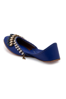 Blue Juttis