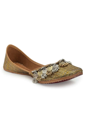 Gold Juttis