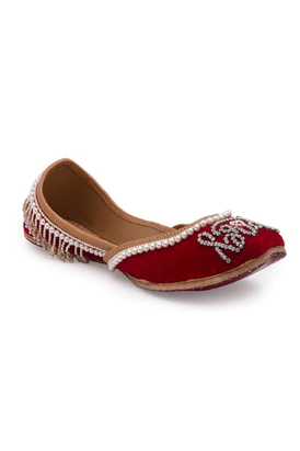 Red Jutti