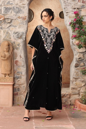 Black Kaftan