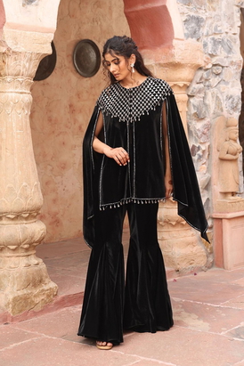 Black Cape Set