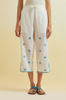Off White Cotton Straight Ankle Length Pant 
