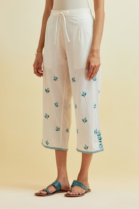 Off White Cotton Straight Ankle Length Pant 
