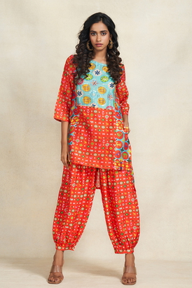 Red Salwar