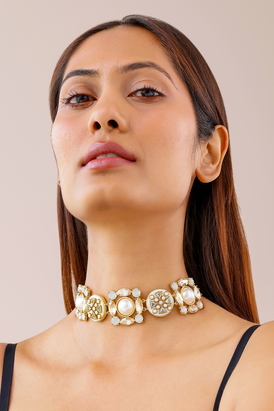 Veda Choker