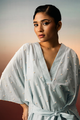 Floral Embroidered Kaftan With An Adjustable Back