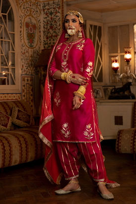 Ulfat Surkh Kurta Salwar Set