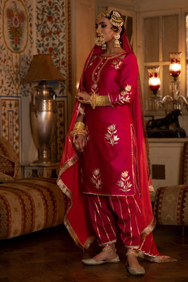 Ulfat Surkh Kurta Salwar Set